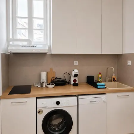 Tsaribrod 18 Lounge #2 Apartman Várna