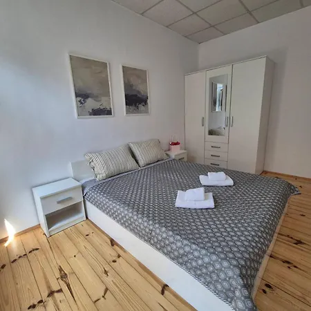 Tsaribrod 18 Lounge #2 Apartman Várna